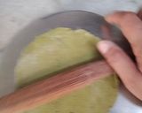 A picture of step 4 of Onion-Palak Paratha.