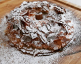 Foto del paso 14 de la receta: Hojaldre con manzana, crema pastelera, dátiles y almendras