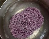 Foto langkah ke 1 dari resep 628. Mie Ubi Ungu Goreng Sosis.