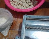 Foto langkah ke 3 dari resep Keripik Bawang Renyah.
