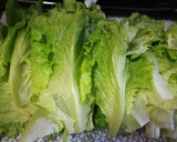 Foto del paso 1 de la receta: Sopa de lechuga romana con jamón curado