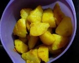 A picture of step 2 of Dahiwale Aloo.