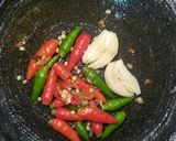 Foto langkah ke 1 dari resep Sambal Bawang ala Penyetan.