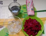 Foto langkah ke 1 dari resep Es Susu Buah Naga Merah.