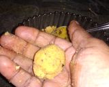 A picture of step 3 of Besan laduu.