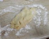 A picture of step 5 of Spicy garlic swirls bread.