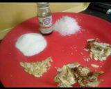 A picture of step 3 of Urad Dal Halwa.