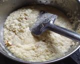 A picture of step 1 of Suji ka halwa.