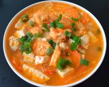 Foto langkah ke 7 dari resep Sop Udang Tahu Pedas.