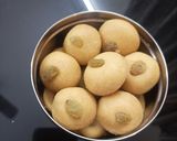 A picture of step 5 of Rava besan laddu.