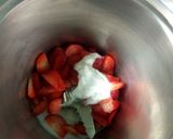 A picture of step 3 of Strawberry shake.