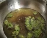 A picture of step 5 of Spinach moong dal pakoda.