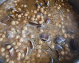 Foto del paso 5 de la receta: Garzabazos con almejas