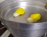 स्वीट कॉर्न शेप स्टीम्ड बन (Sweet corn shape steamed bun recipe in Hindi) रेसिपी चरण 7 फोटो