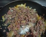 Foto langkah ke 2 dari resep Semur Daging Sapi Giling dan Kentang.