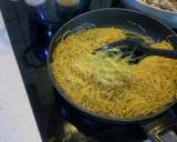 Foto del paso 2 de la receta: Fideos con conejo y setas