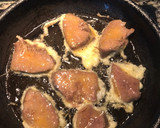 Foto del paso 3 de la receta: Lengua de cerdo con cebolla y rovellón (níscalos)