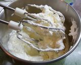 Foto del paso 10 de la receta Pastel bizcocho de chocolate, nata, fresa bañado de chocolate de sabor a canela 