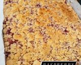 Foto langkah ke 7 dari resep Raspberry Banana Cheesecake Streusel Squares.