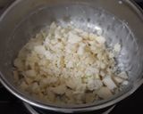 A picture of step 2 of Paneer kheer.