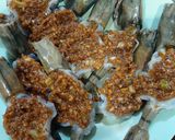 Foto langkah ke 7 dari resep Udang Tim Saus Bawang Putih.