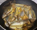 Foto langkah ke 1 dari resep Oseng ikan cabe ijo.