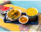 A picture of step 7 of Cauliflower Sabji/Aloo-Phulkopir Dalna: Typical Bengali Style (No Onion-Garlic).