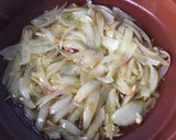 Foto del paso 1 de la receta: Chipirones negros encebollados