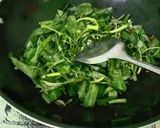 Foto langkah ke 2 dari resep 14. Tumis Kangkung Ikan Teri asin.