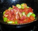 A picture of step 2 of Paneer bhurji.