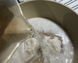 Foto langkah ke 1 dari resep Puding Kelapa Merah Putih.