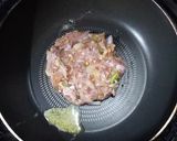 รูปขั้นตอนการทำที่ 2 ของ เบอร์เกอร์ข้าวเหนียวลาบหมู