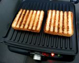 ચીઝી પનીર કેપ્સીકમ ગ્રીલ સેન્ડવીચ(Cheesy Paneer Capsicum Grill Sandwich Recipe In Gujarati) રેસીપી સ્ટેપ5ફોટો