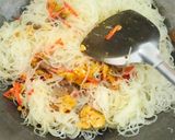 Foto langkah ke 5 dari resep Bihun jagung goreng.