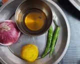 A picture of step 1 of Bhindi ki sabzi.