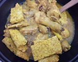 Foto langkah ke 5 dari resep Ayam ungkep bumbu kuning.