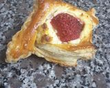 Hình bước làm 6 của món Strawberry puff pastry