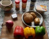 A picture of step 1 of Potato mix bell pepper crispy cheese balls.