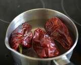 Foto del paso 3 de la receta: Mojo rojo con pimienta palmera