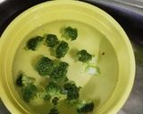 Foto langkah ke 1 dari resep Cah brokoli cumi.