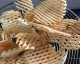 બટાકા ની જાળીવાળી વેફર (Bataka Jaliwali Wafer Recipe In Gujarati) રેસીપી સ્ટેપ5ફોટો