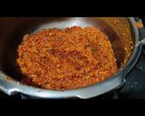 A picture of step 6 of Gajar- beetroot halwa in pressure cooker.