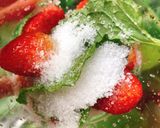 Hình bước làm 1 của món Mojito Dâu