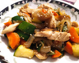 Foto del paso 6 de la receta: Wok de verduras con pollo