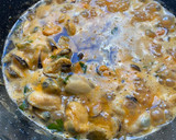 Foto del paso 4 de la receta: Mejillones en salsita de ajito y vino blanco