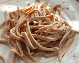 A picture of step 3 of Chicken soupy noodles.