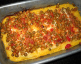 Foto del paso 6 de la receta: Cuadrados de polenta al horno con salsa  de tomate y arvejas