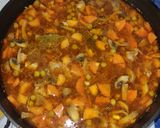 Фото кроку 6 до Гуляш зі свинини з грибочками 🍲.