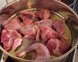 Foto del paso 2 de la receta: Perdices rojas encebolladas