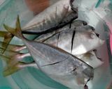 Foto langkah ke 1 dari resep Ikan Goreng Bumbu Marinasi.